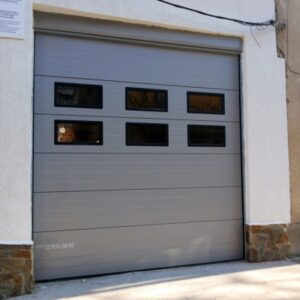 Гаражни секционни врати