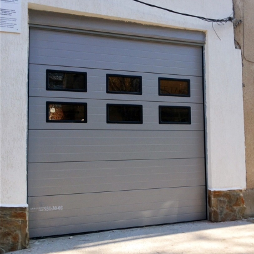 Гаражни секционни врати